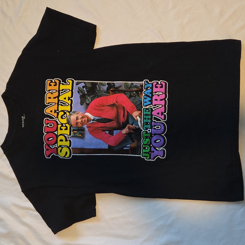 Mister Rodgers tee shirt size small - Picture 6 of 6